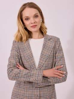Beżowy żakiet w kratę damski | elegancki fason | QUIOSQUE