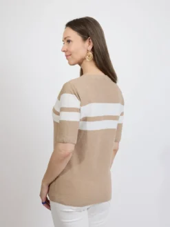 Beżowy sweter damski w paski