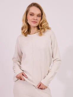Beżowy sweter damski z okrągłym dekoltem