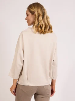 Bluzka damska beżowa z haftem – minimalistyczna elegancja