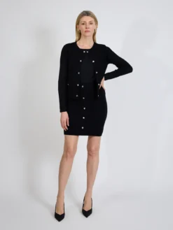 Czarna spódnica damska z guzikami elegancka