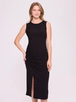 Czarna sukienka midi z marszczeniem – elegancka sukienka damska