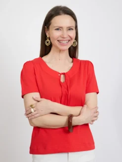 Czerwona bluzka damska z wiązaniem przy dekolcie
