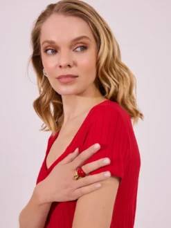 Czerwona Bluzka w Prążek z Dekoltem