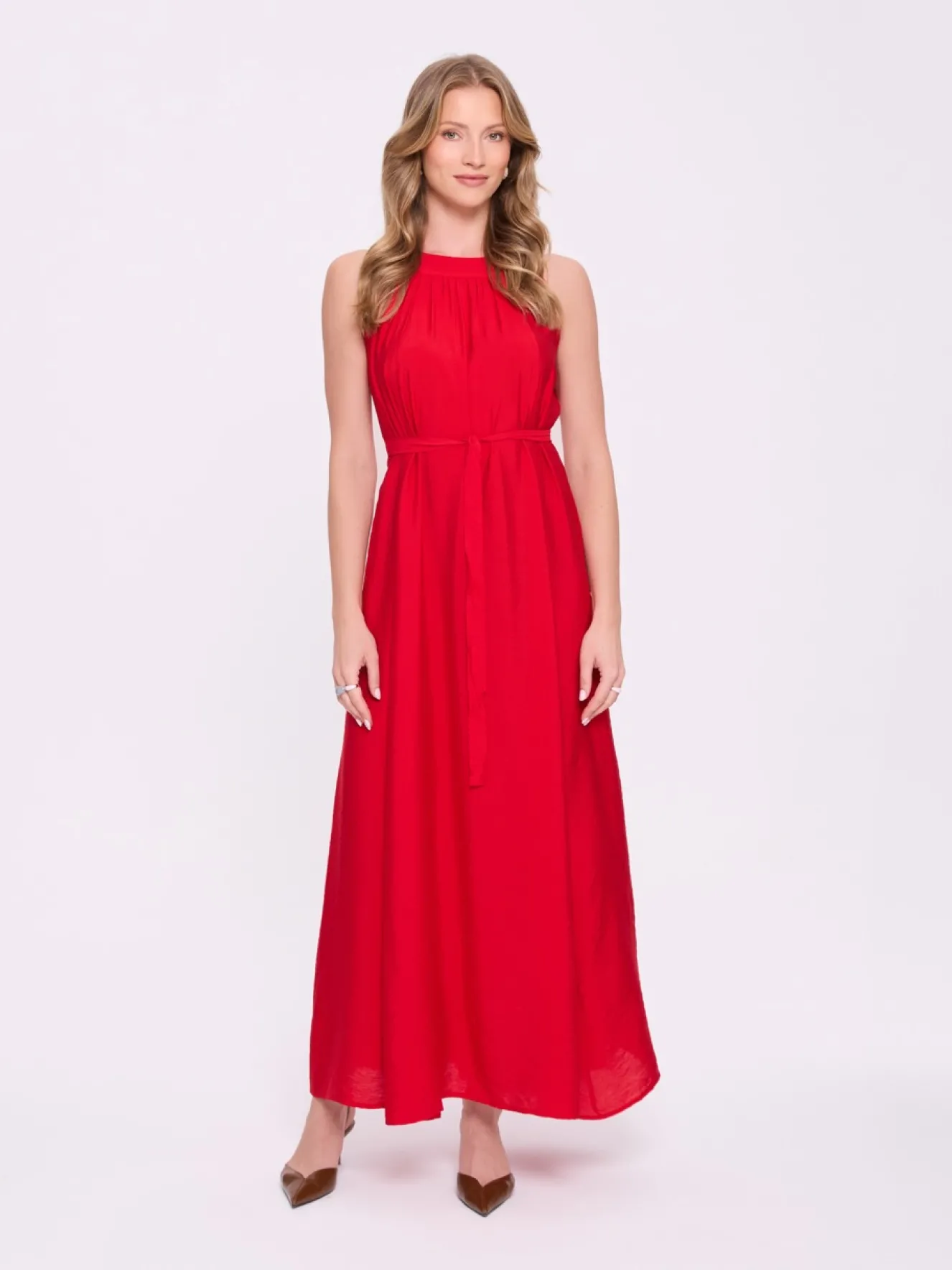 Czerwona sukienka maxi z dekoltem halter