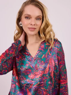 Elegancka bluzka z kolorowym printem