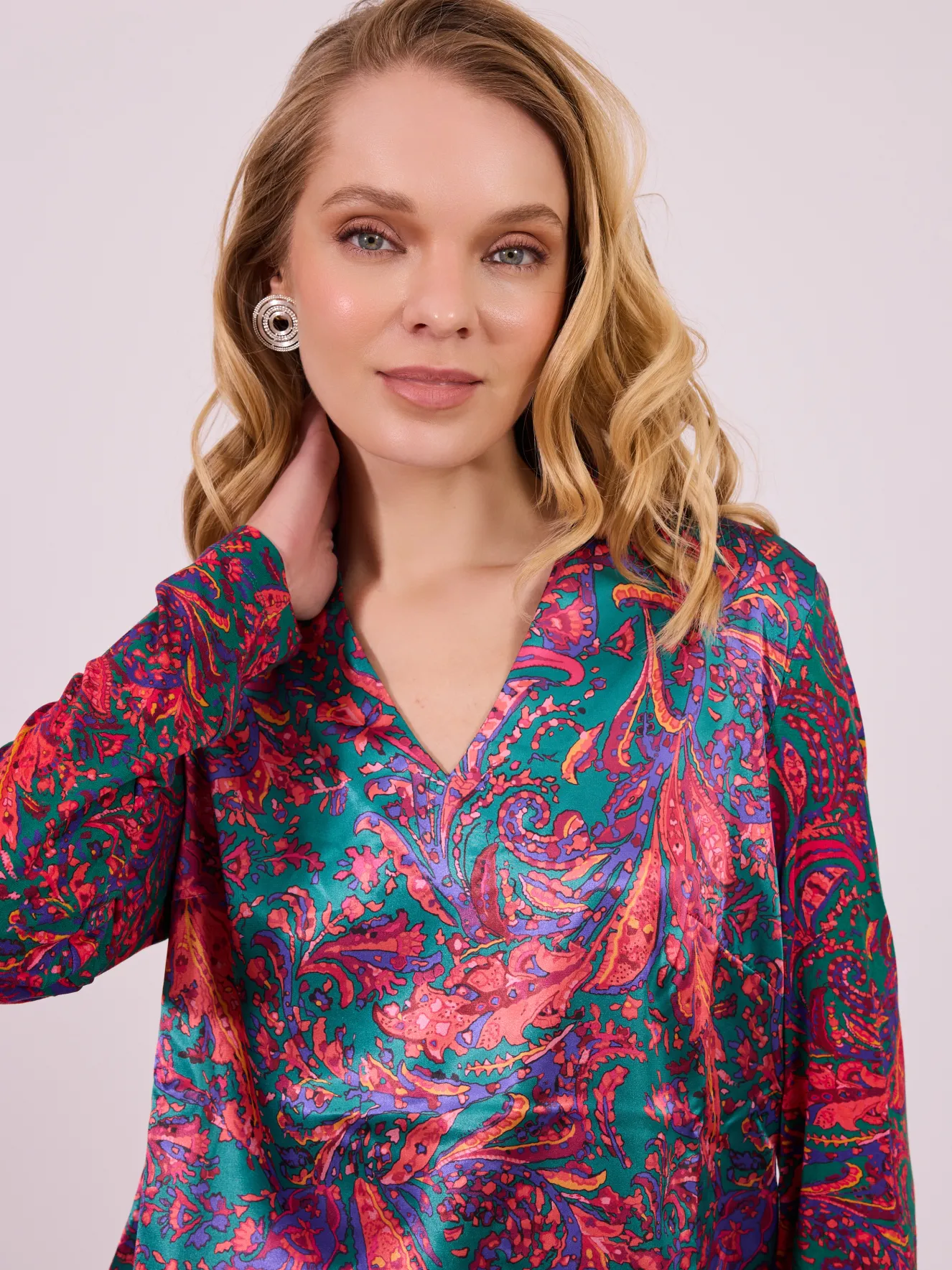 Elegancka bluzka z kolorowym printem