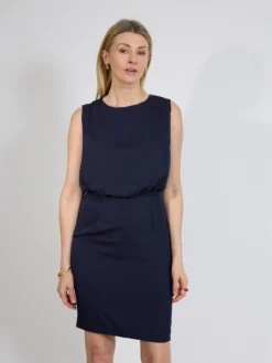 Elegancka sukienka bez rękawów granatowa