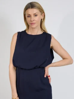 Elegancka sukienka bez rękawów granatowa