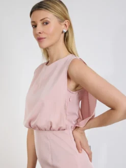 Elegancka sukienka dopasowana