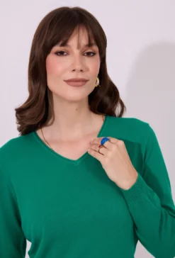Gładki sweter z dekoltem V