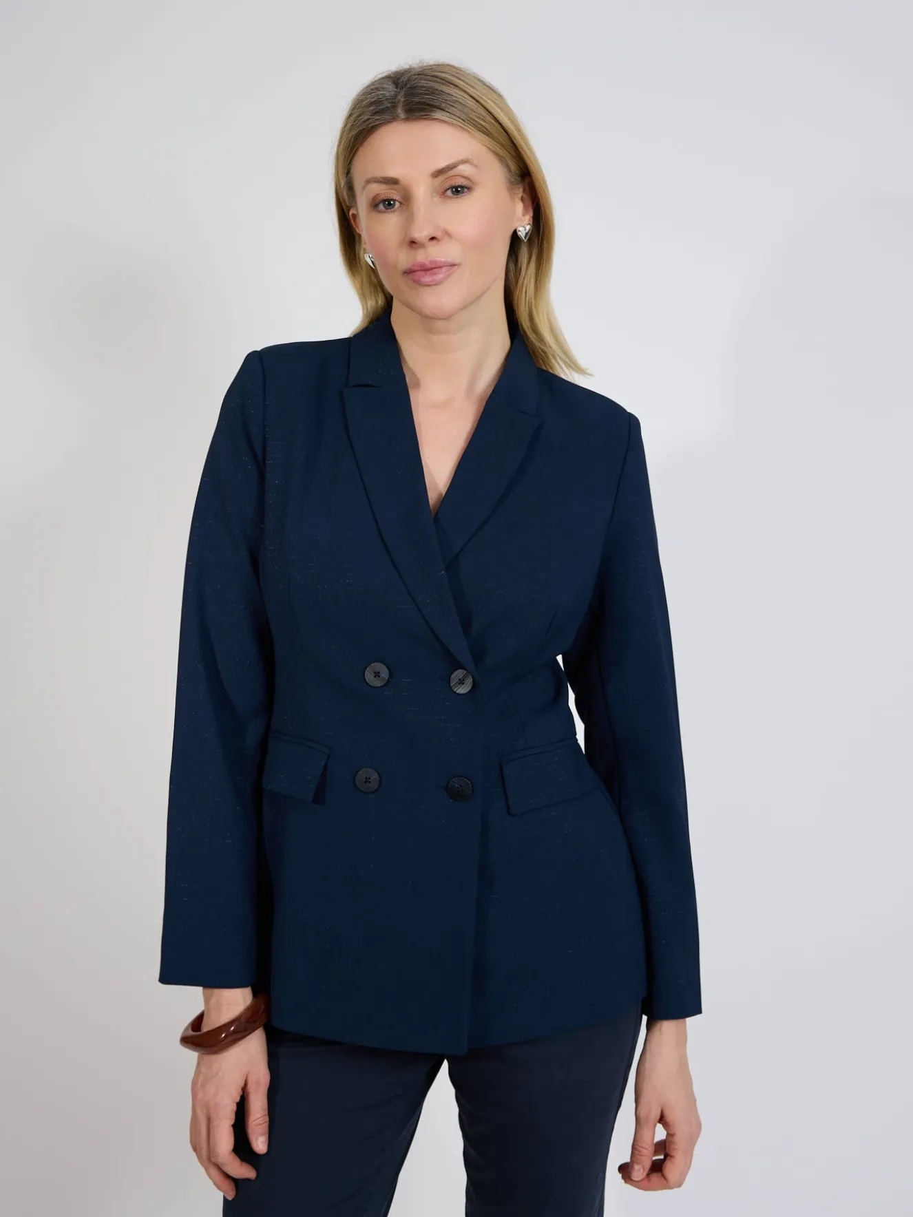 Granatowa marynarka damska dwurzędowa elegancka