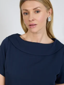 Granatowa sukienka elegancka z krótkim rękawem