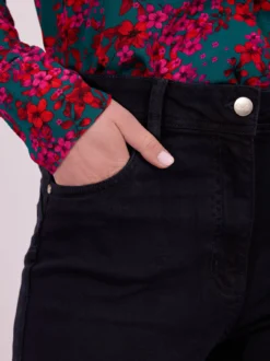 Granatowe jeansy slim fit