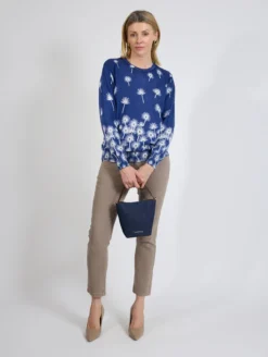 Granatowy sweter damski w kwiaty cienki