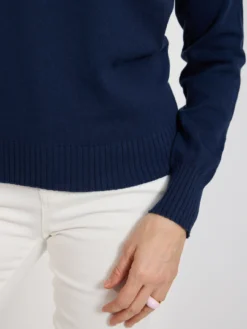 Granatowy sweter damski z dekoltem V