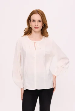 Koszula z falbanką przy dekolcie