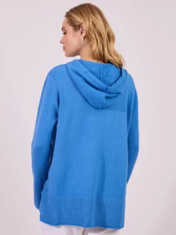 Niebieski sweter damski z kapturem