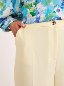 Spodnie damskie szerokie kremowe eleganckie