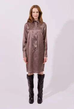 Sukienka koszulowa z wiązaniem przy dekolcie