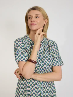Sukienka mini we wzór geometryczny z wiązaniem w talii