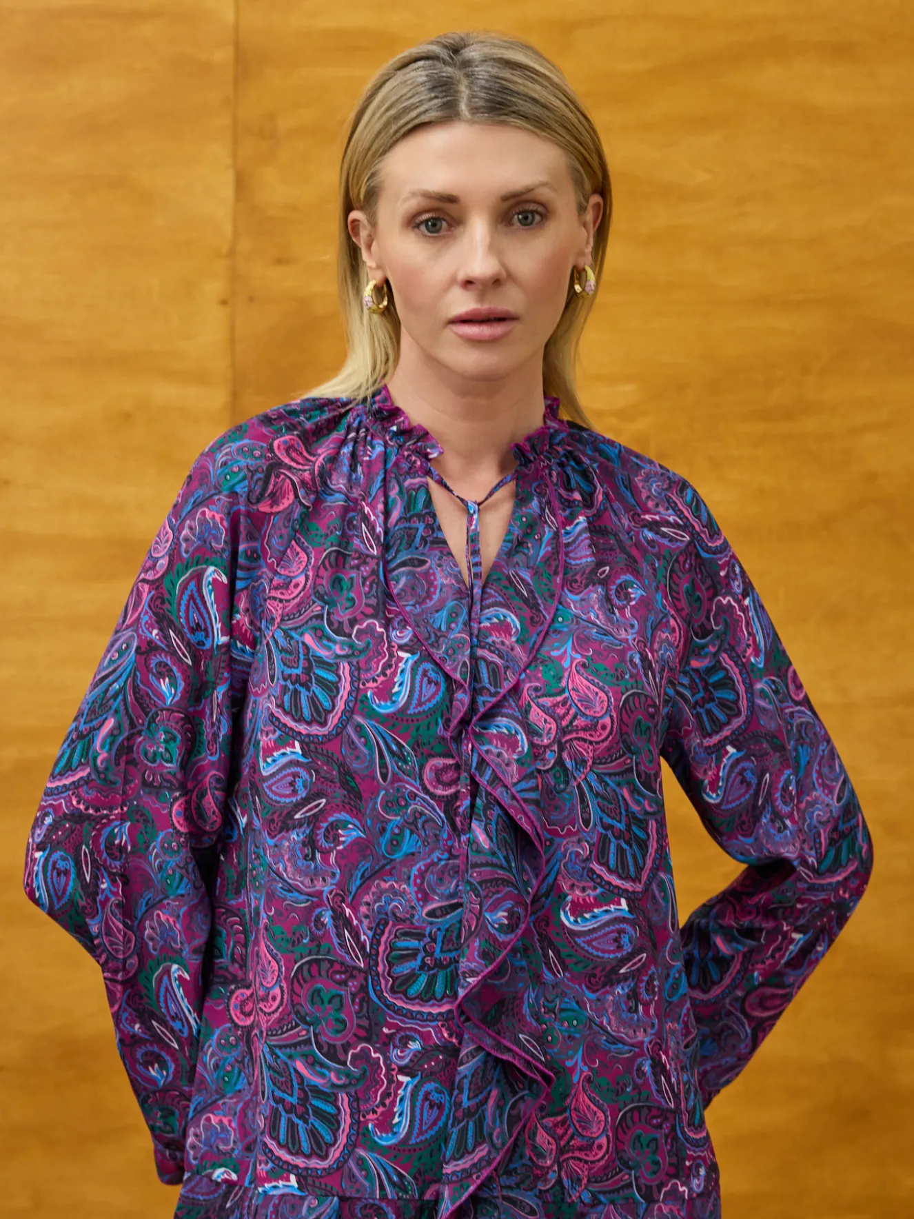 Sukienka paisley z falbanami
