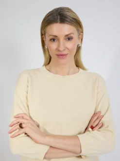 Sweter damski beżowy elegancki klasyczny
