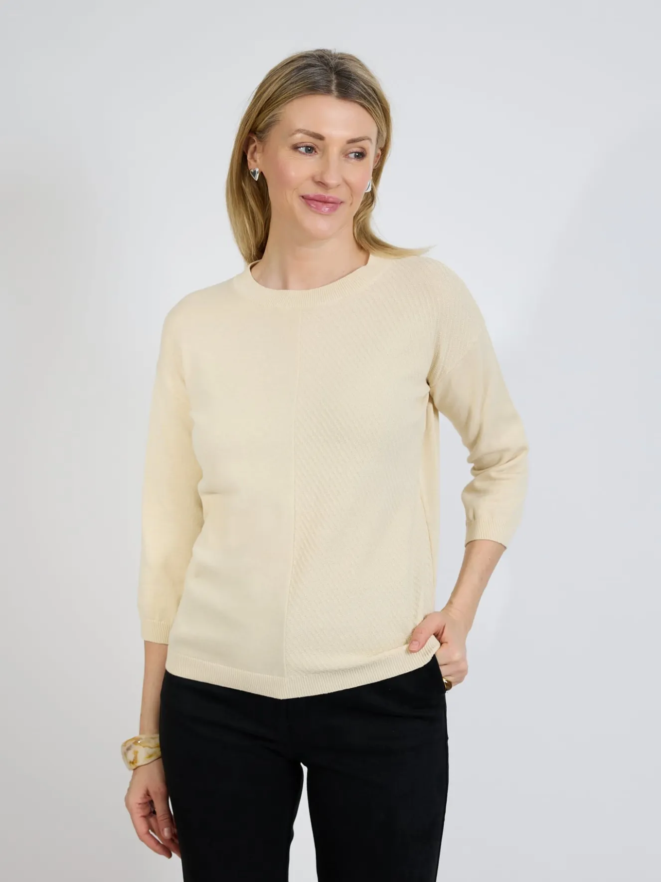 Sweter damski beżowy elegancki klasyczny