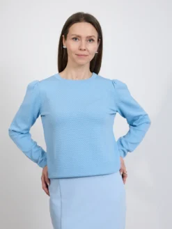 Sweter damski jasnoniebieski z fakturowanej dzianiny