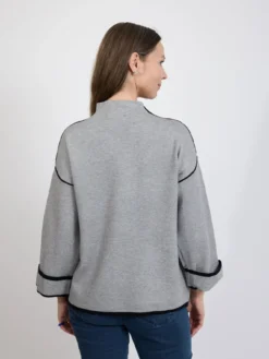 Sweter damski szary z kontrastowym wykończeniem