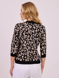 Sweter damski w panterkę z rękawem 3/4