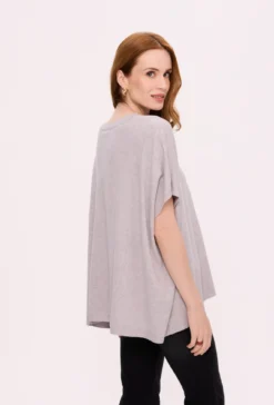 Sweter oversize z krótkim rękawem typu kimono