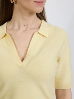 Żółty sweter damski polo