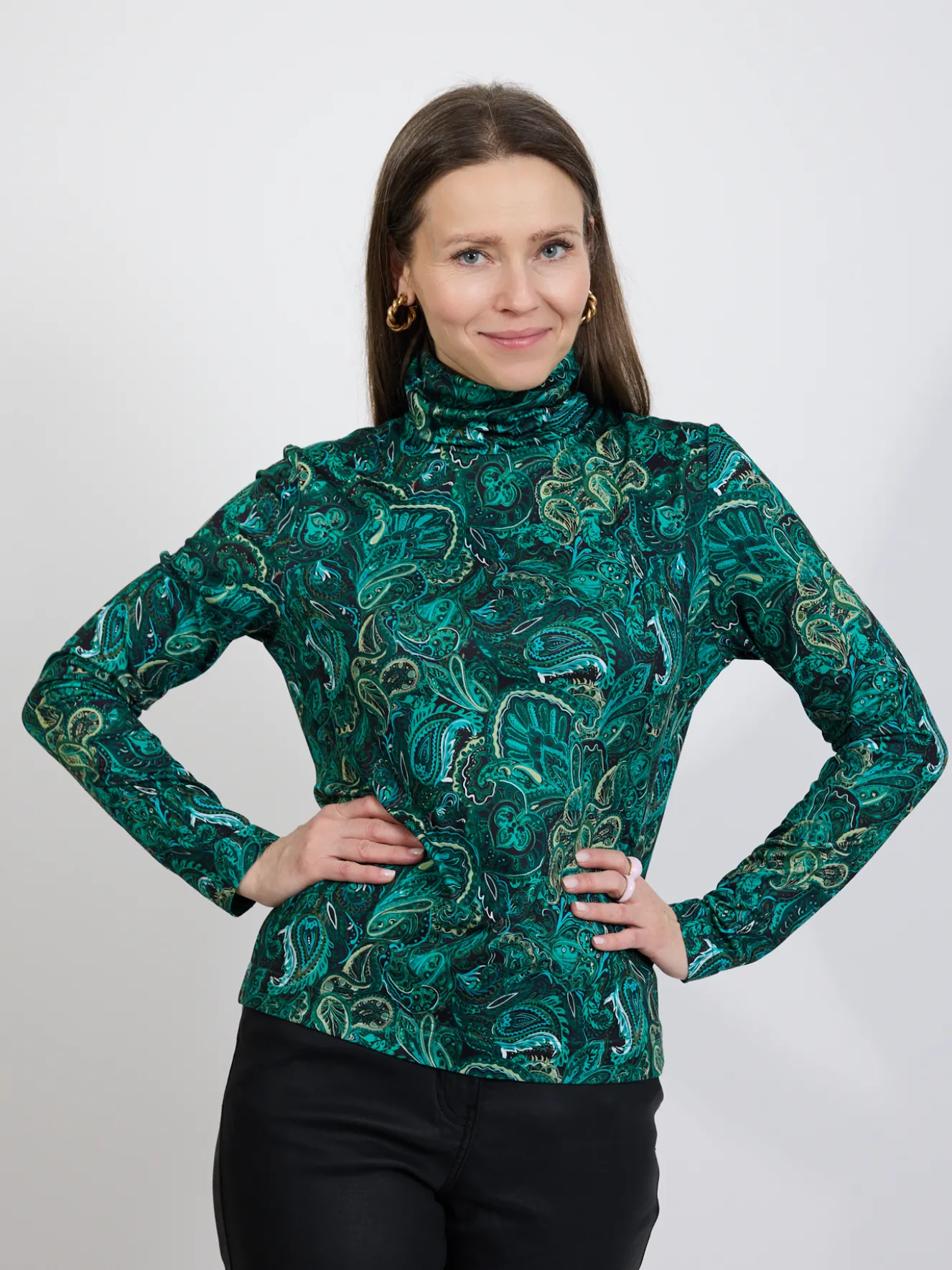 Zielona bluzka paisley z golfem