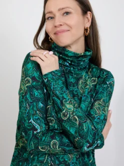 Zielona bluzka paisley z golfem