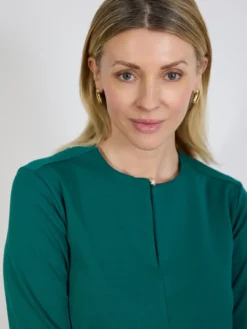 Zielona sukienka trapezowa z rękawem 3/4